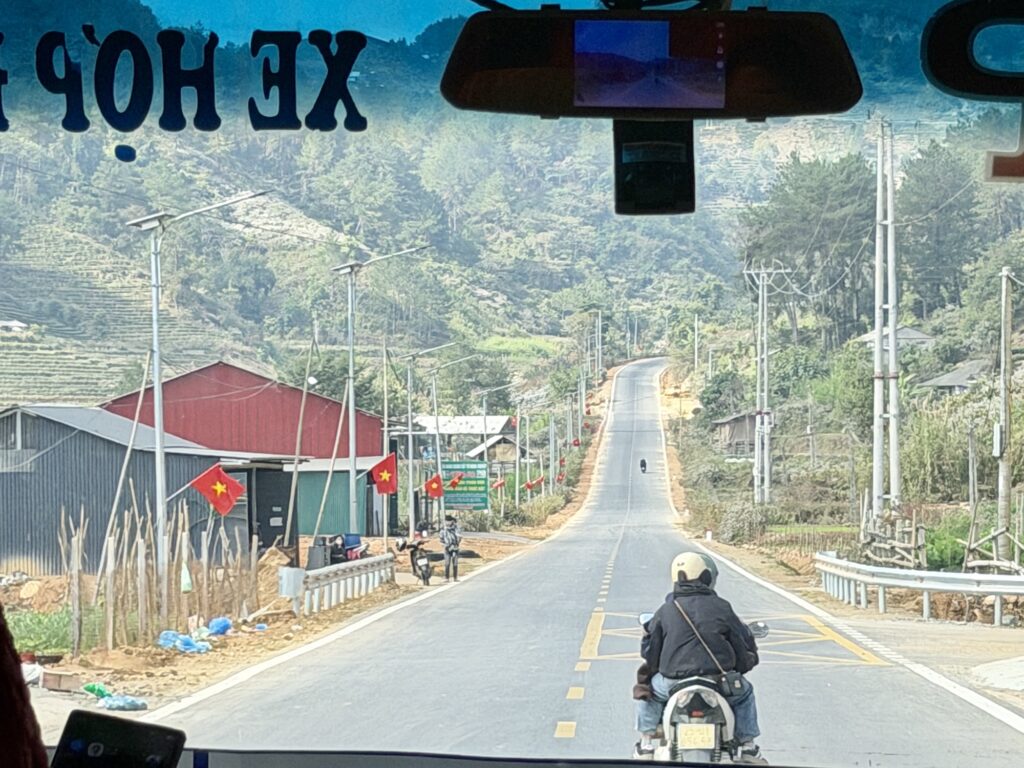 ムーカンチャイからサパ行きバス道中